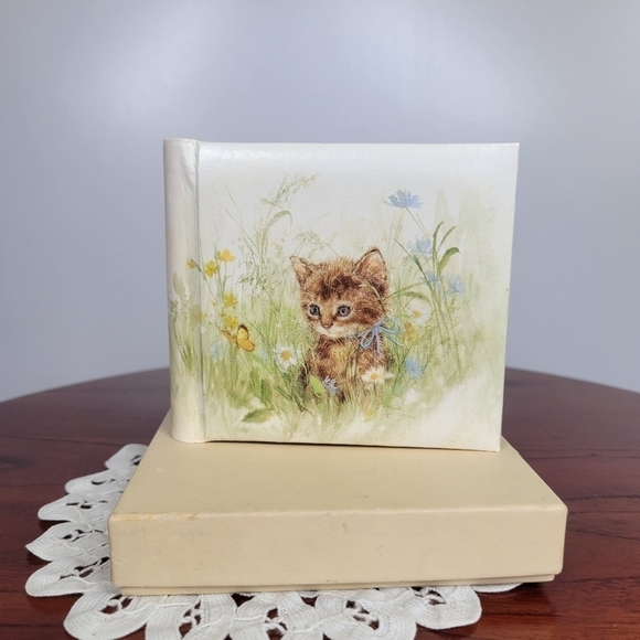 Hallmark 1970s Kitten Photo Album Vintage‎ Small Kitten Floral Keepsake Photos - Picture 1 of 17